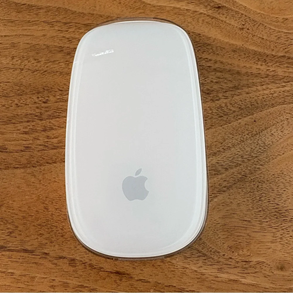 Apple Wireless Touch Magic Mouse in White